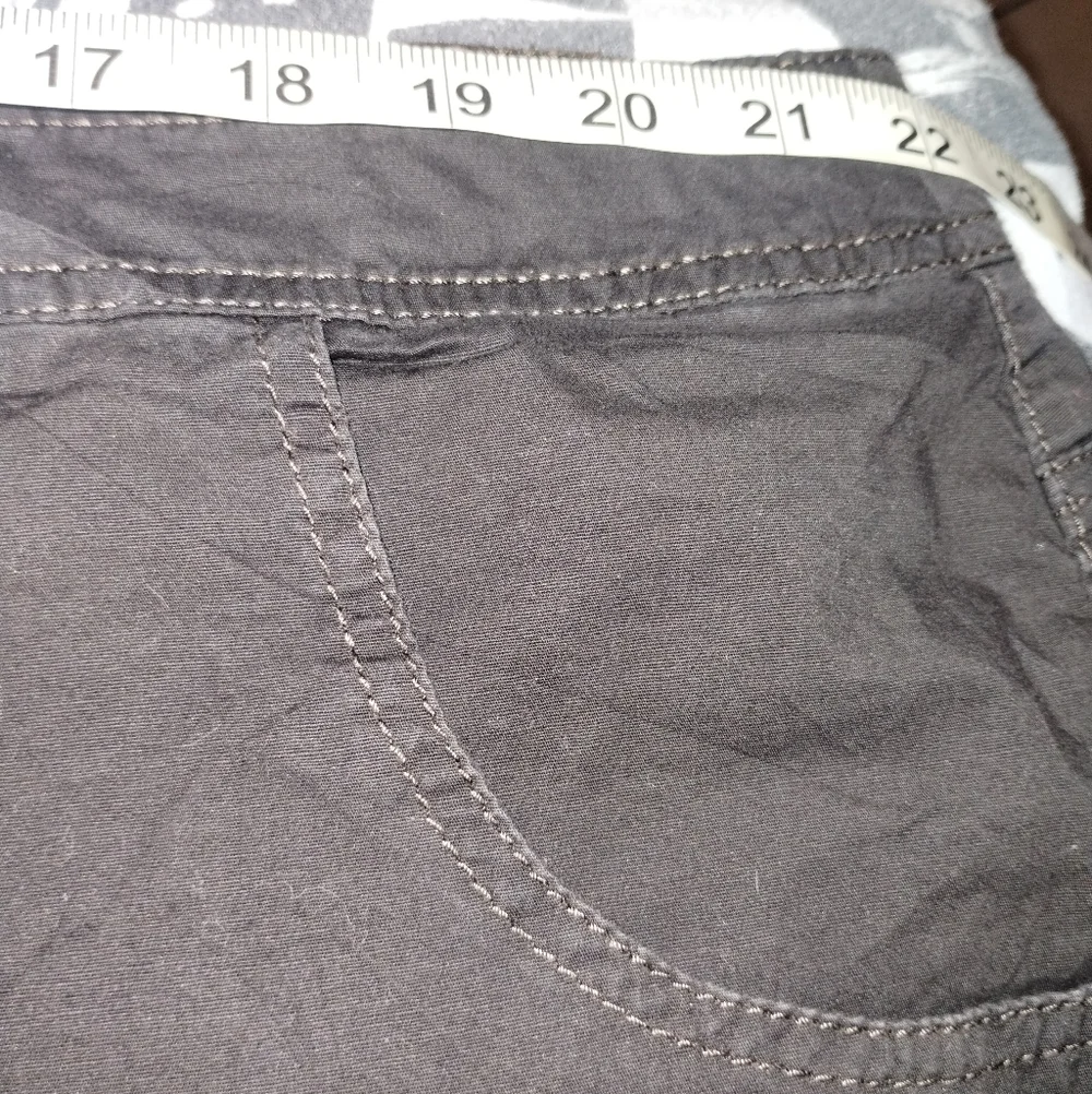 North Crest Brown Cargo Shorts 20W - Picture 9 of 10